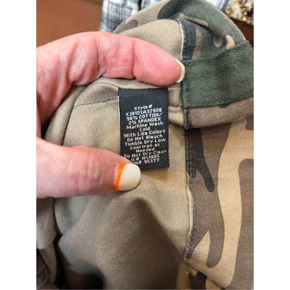 Sanctuary M camo button front stretchy jacket w-large breast pockets - Picture 8 of 8